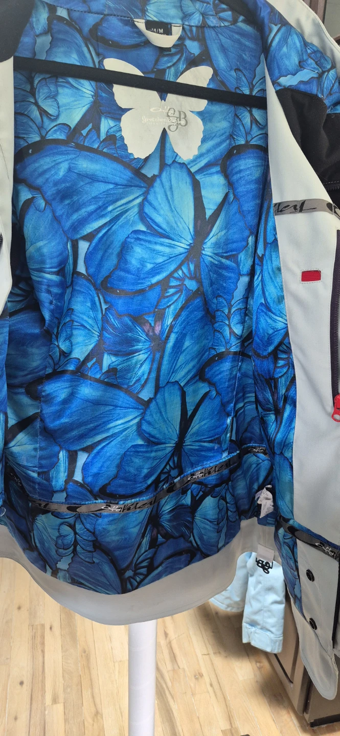 Oakley Gretchen Bleiler woman's snowboarding jacket - photo 2