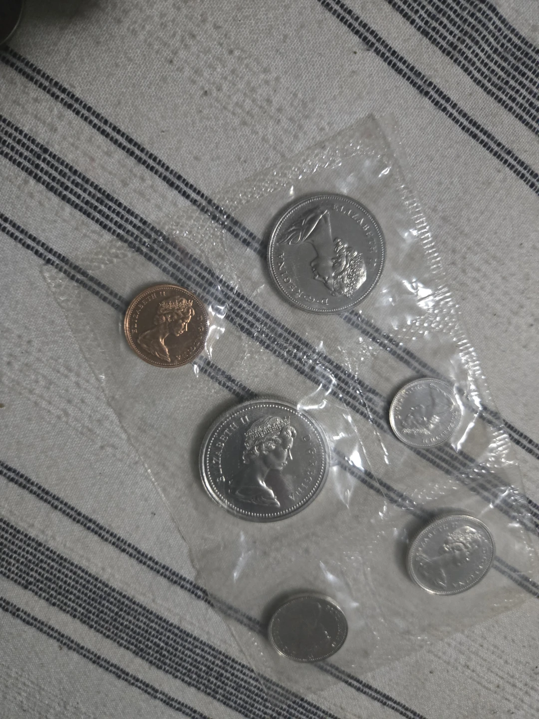 Vintage uncirculated coins - photo 2