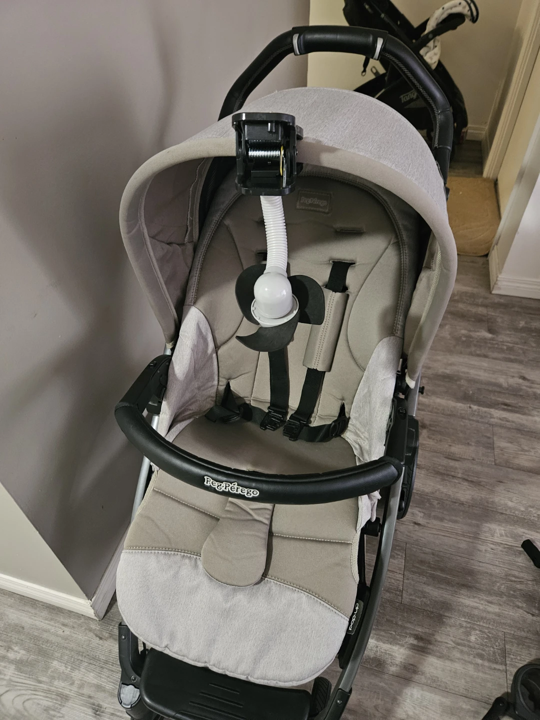 Peg Perego stroller with rain cover and snack tray - photo 2