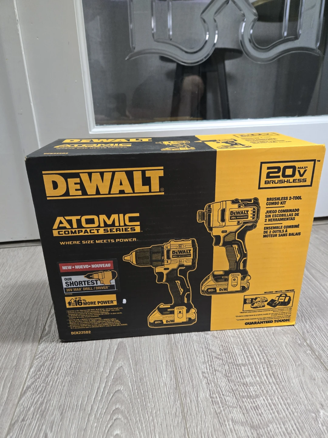 Brand new dewalt drill kit w battery