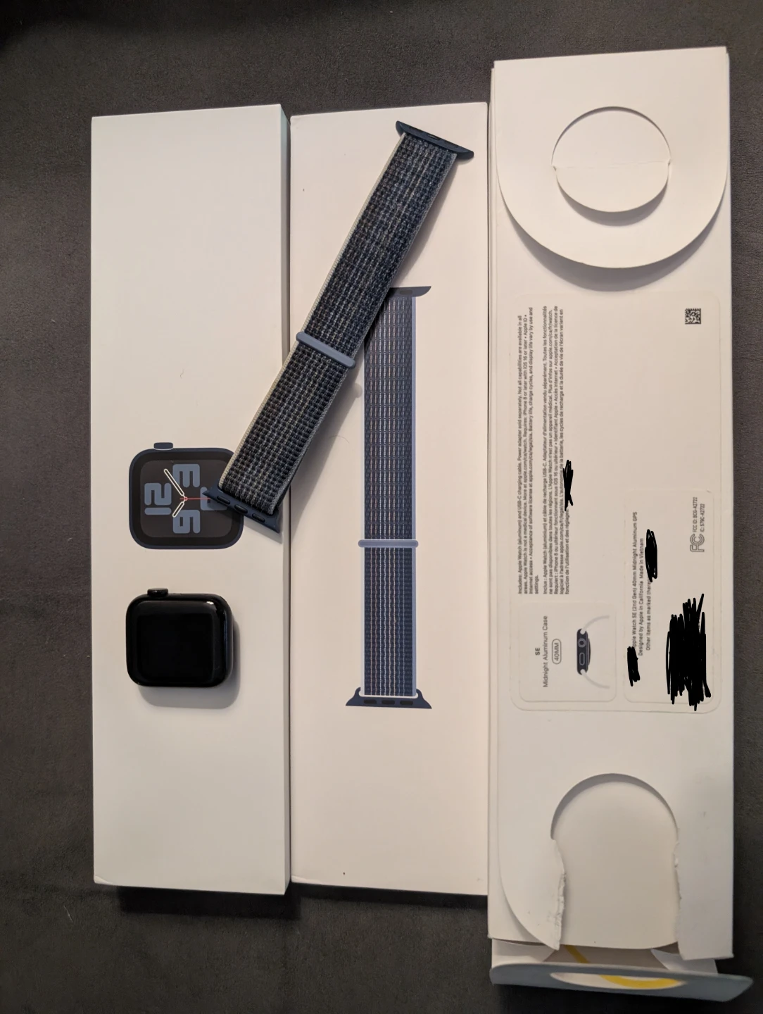 Apple Watch SE 2nd Gen 40mm GPS - Complete Box Set