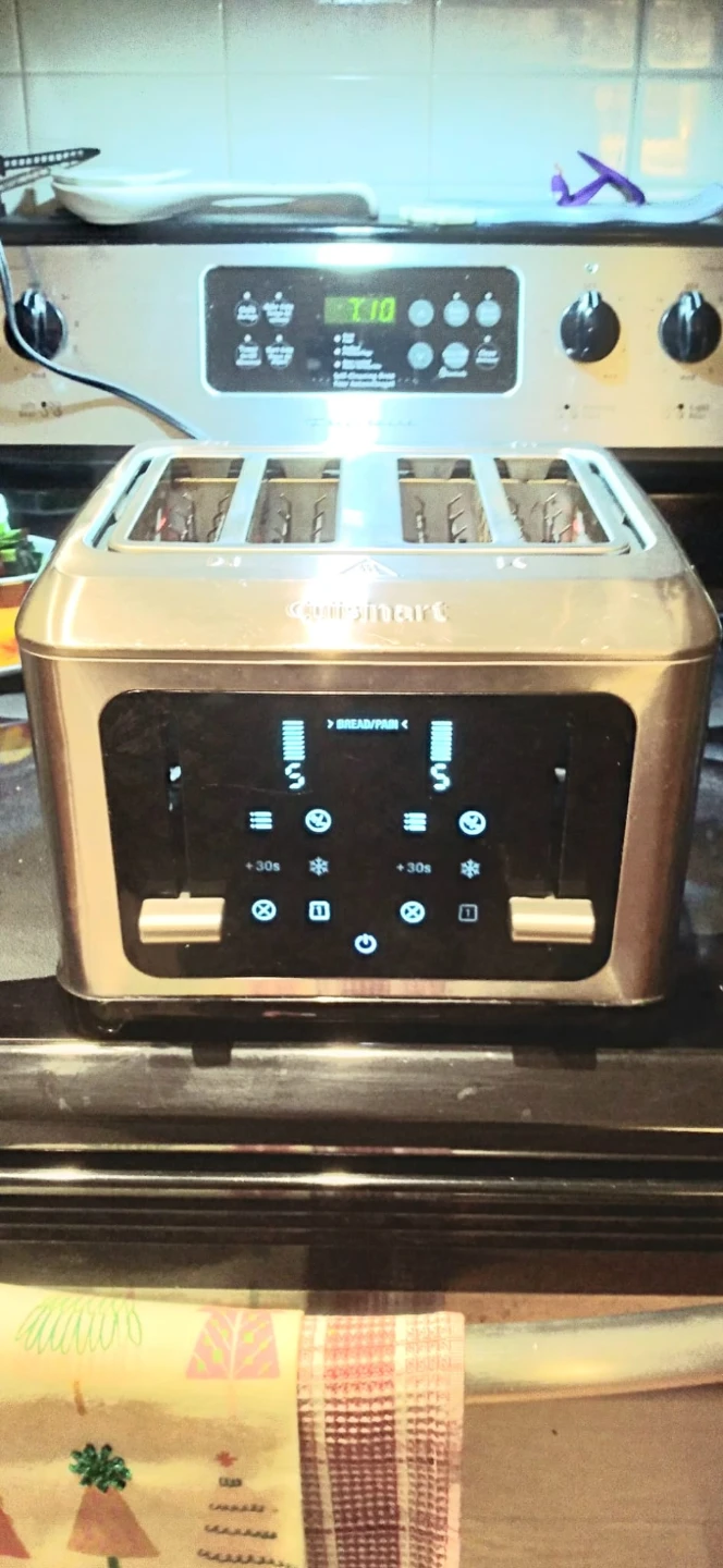 Cuisinart 4-Slice Touchscreen Toaster - photo 2