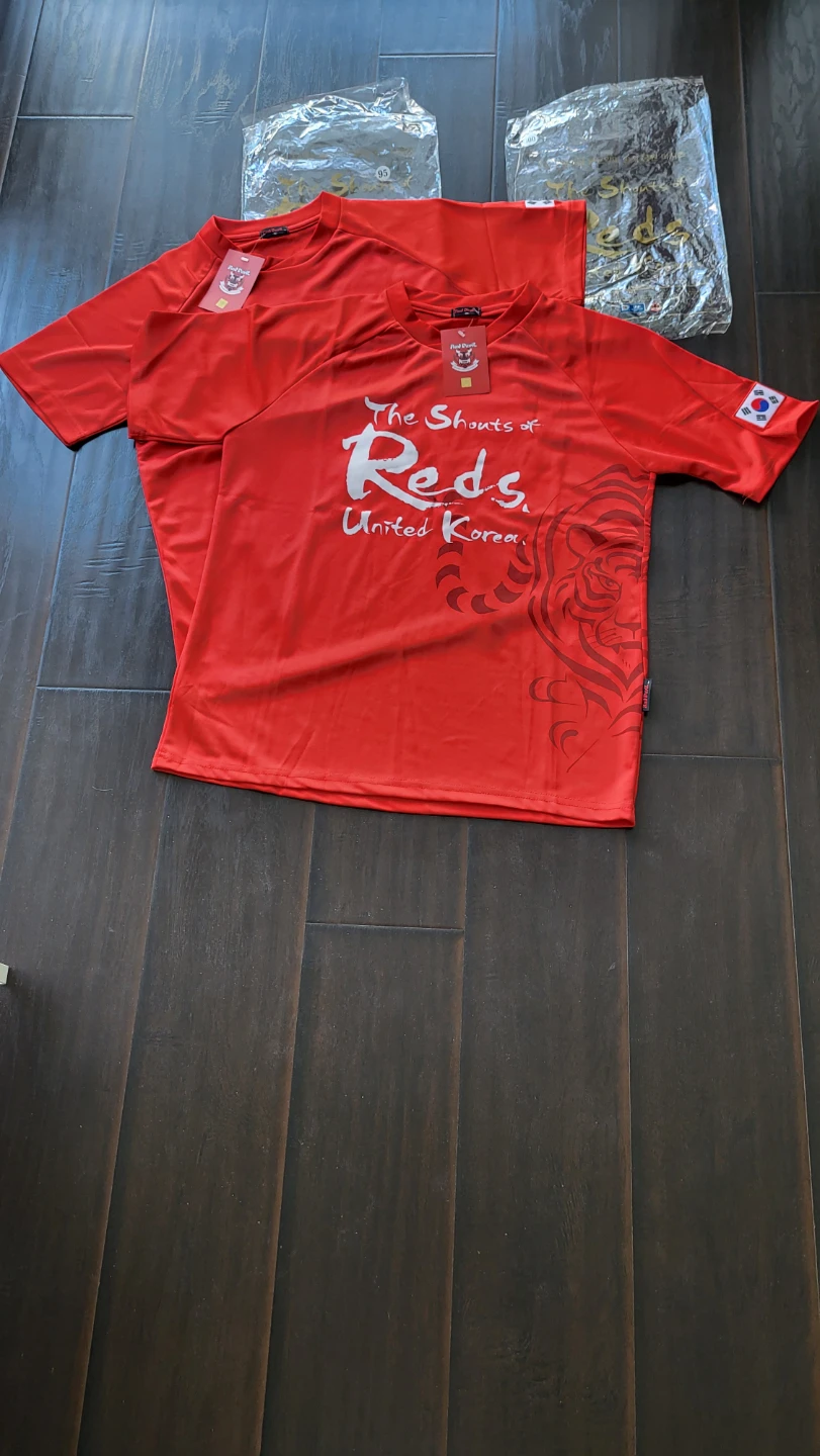 Two Red Shirt - The Shouts of Reds United Korea
