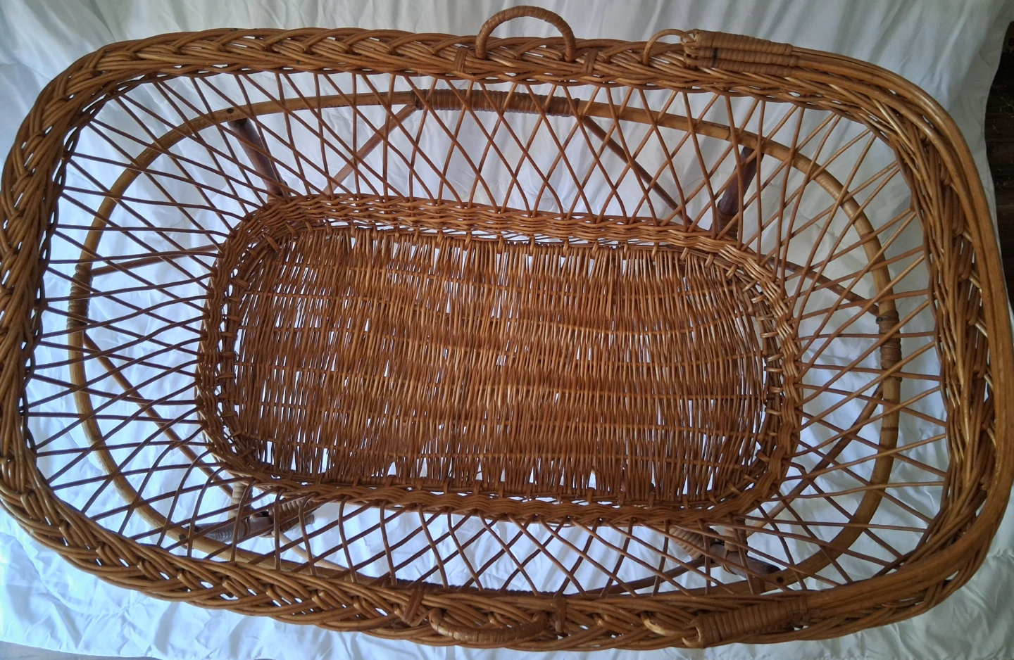 Vintage Wicker Bassinet - photo 5