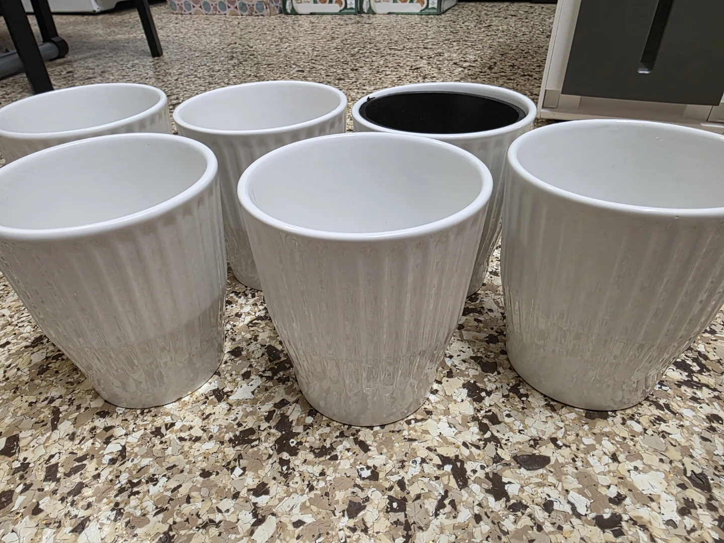 Set of 6 Ceramic Plant Pots – New - photo 4