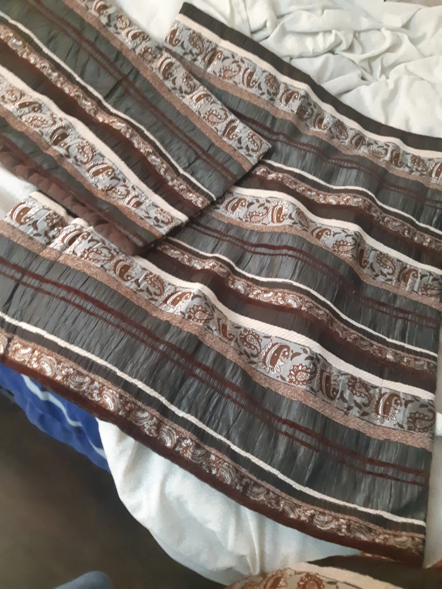comforter with two pillows shams - photo 2