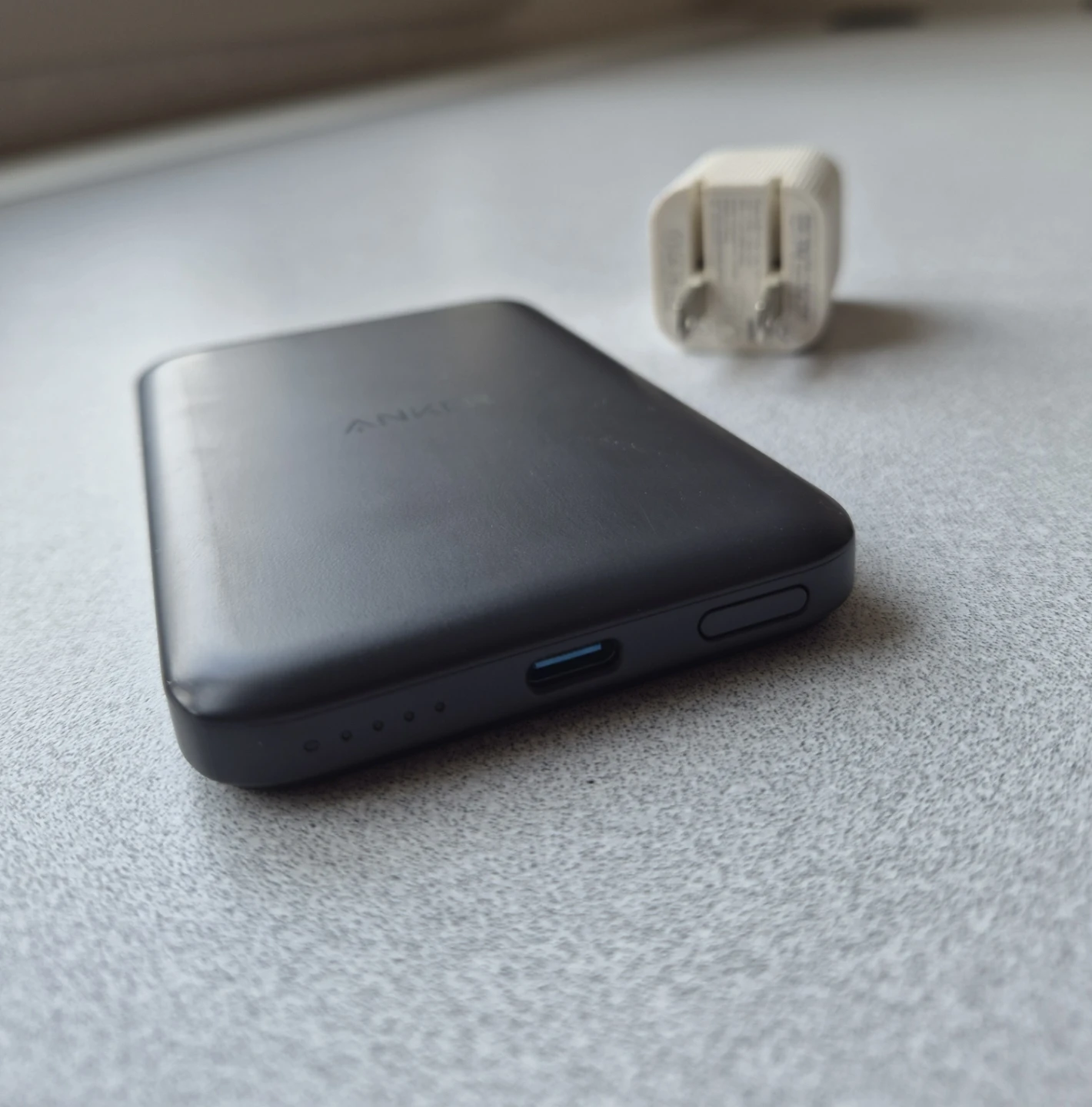 Anker Magnetic Power Bank and Charger - photo 3