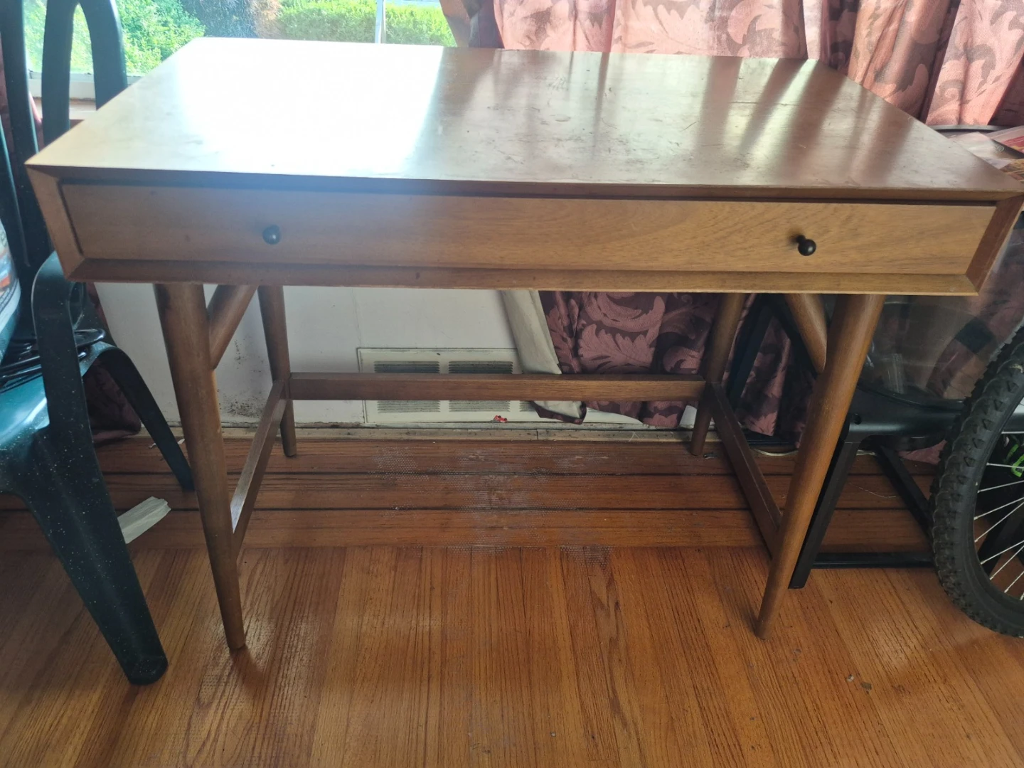 ⚽ Wood Writing Desk with Drawer