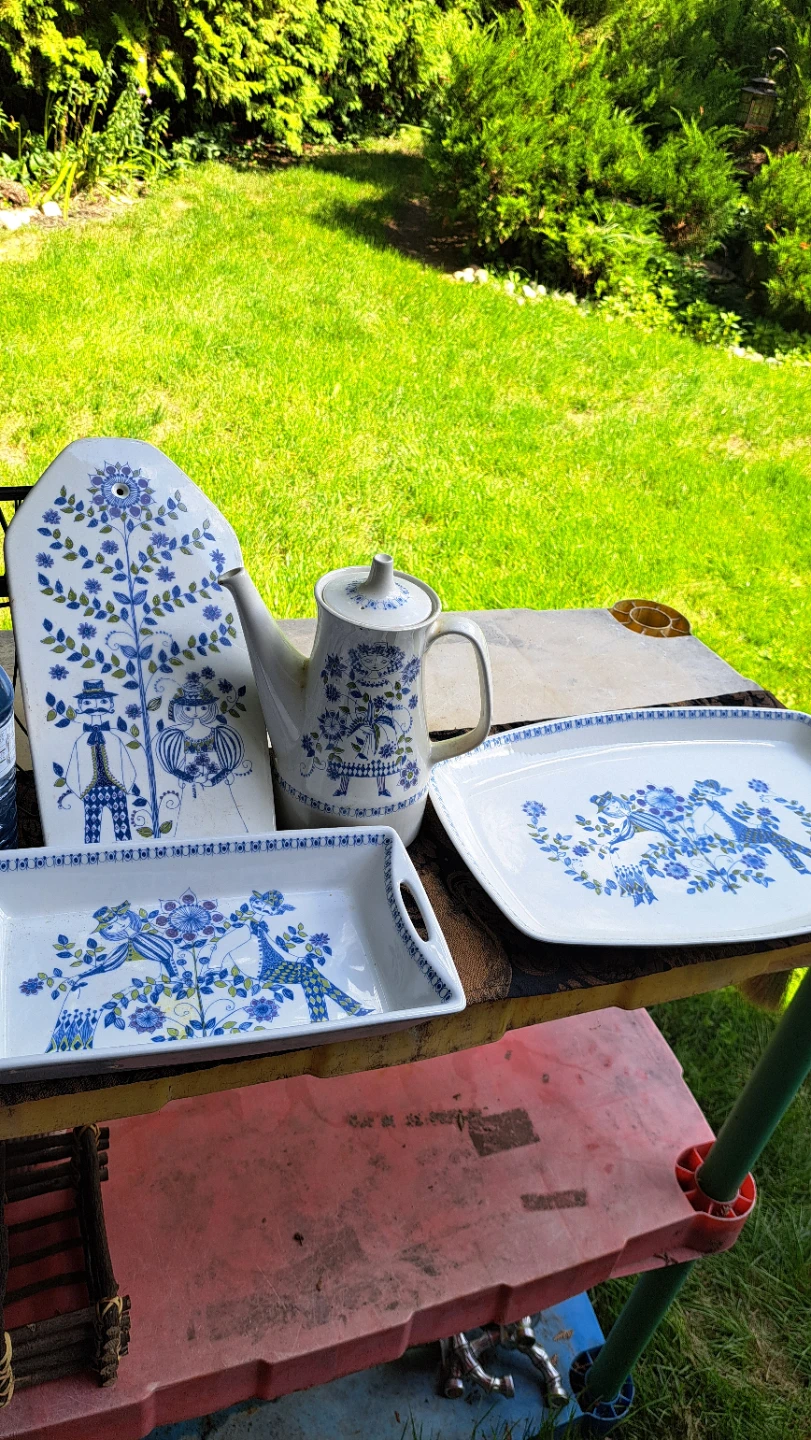 Turi Design Lotte Handpainted Silkscreen Teapot and Platters