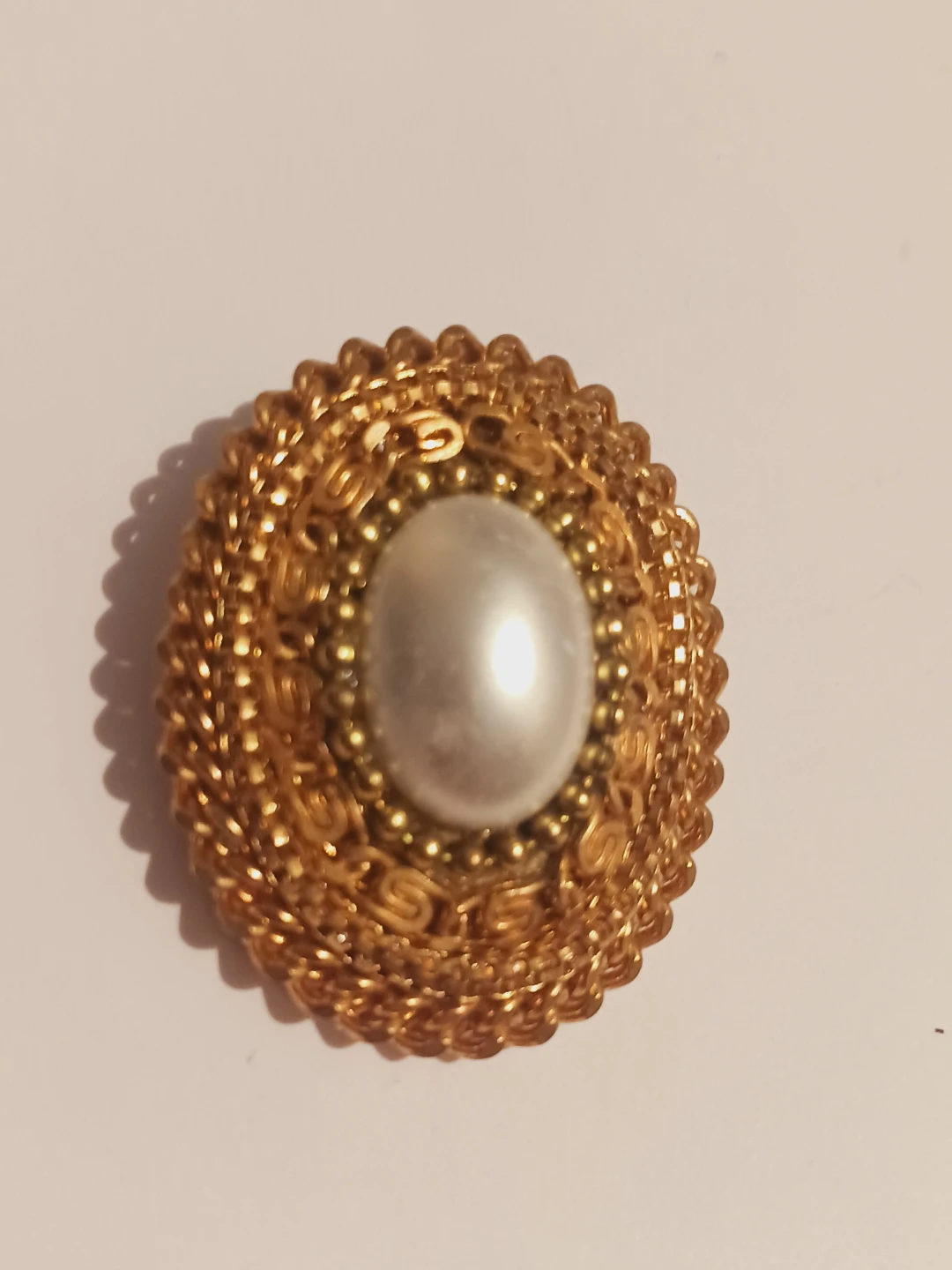 Beautiful Gold-tone Pearl Scarf Clip
