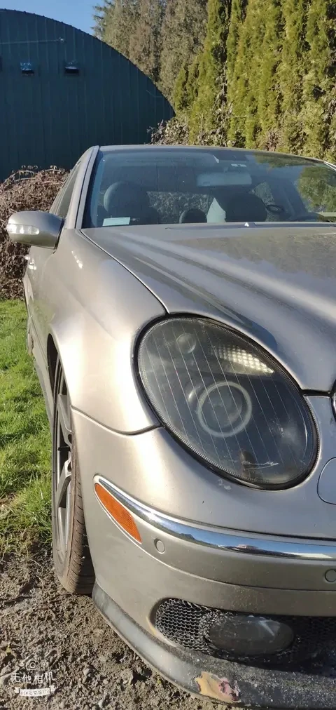 Mercedes-Benz E500 Sedan - photo 3