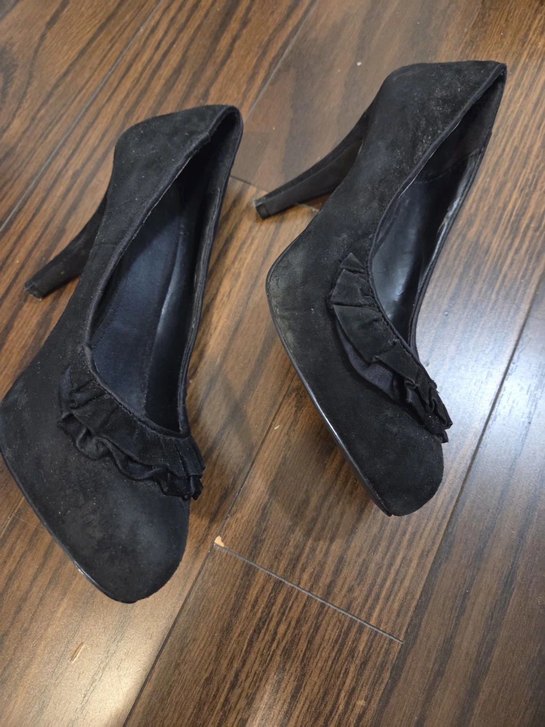 ALDO Black Suede Ruffle Heels - Size 36 - photo 2
