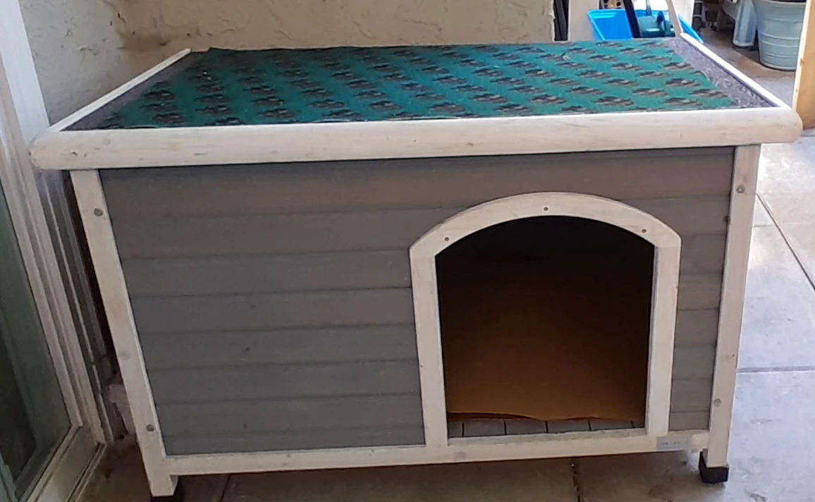 Wooden Dog House with Asphalt Shingle Roof⚽️