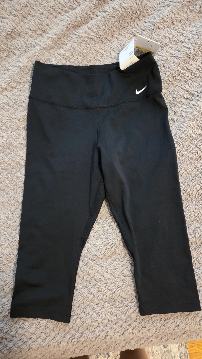 New Nike Womens Training Capris - Black - Size S