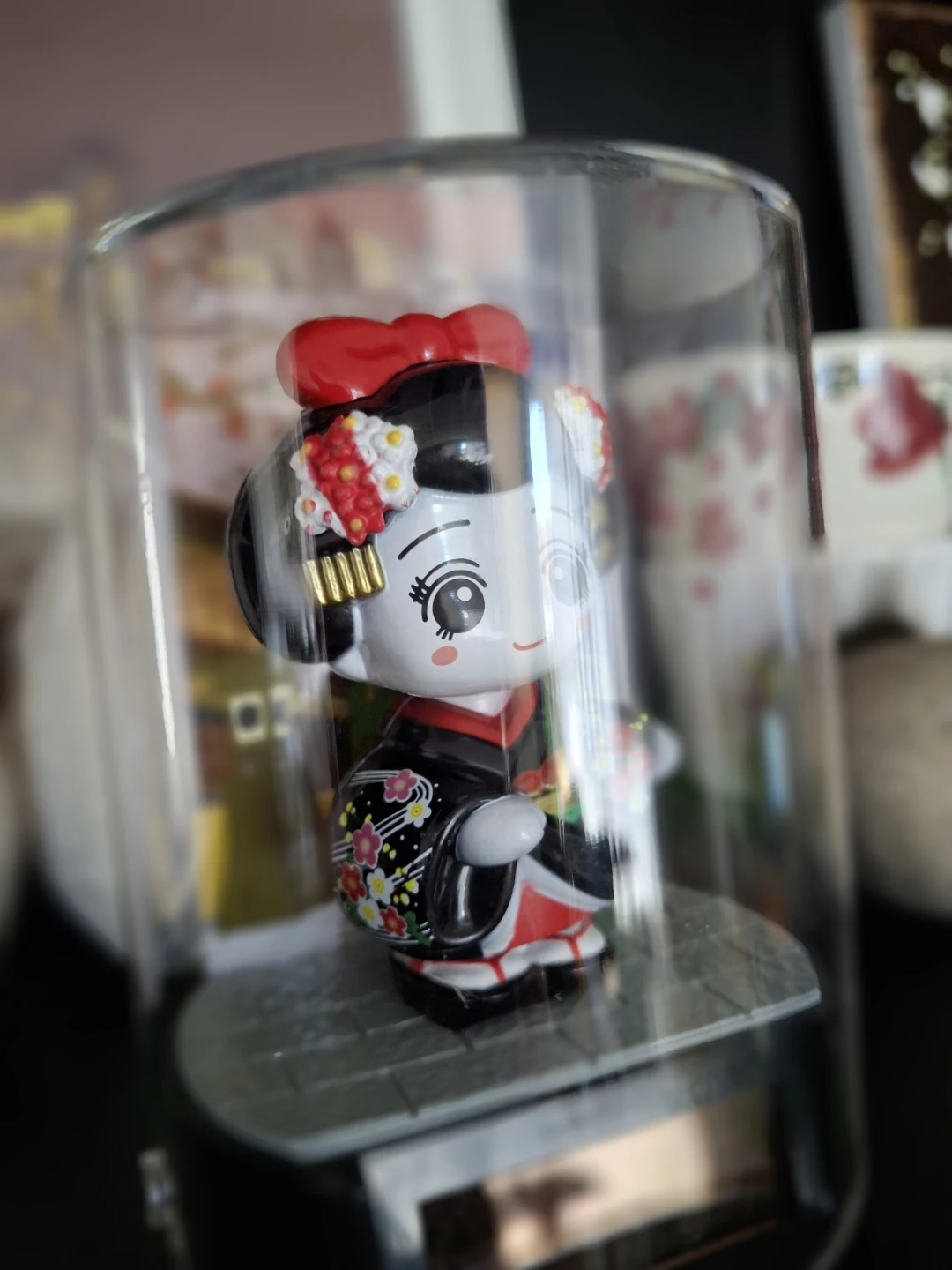 Solar Powered Dancing Geisha Figurine