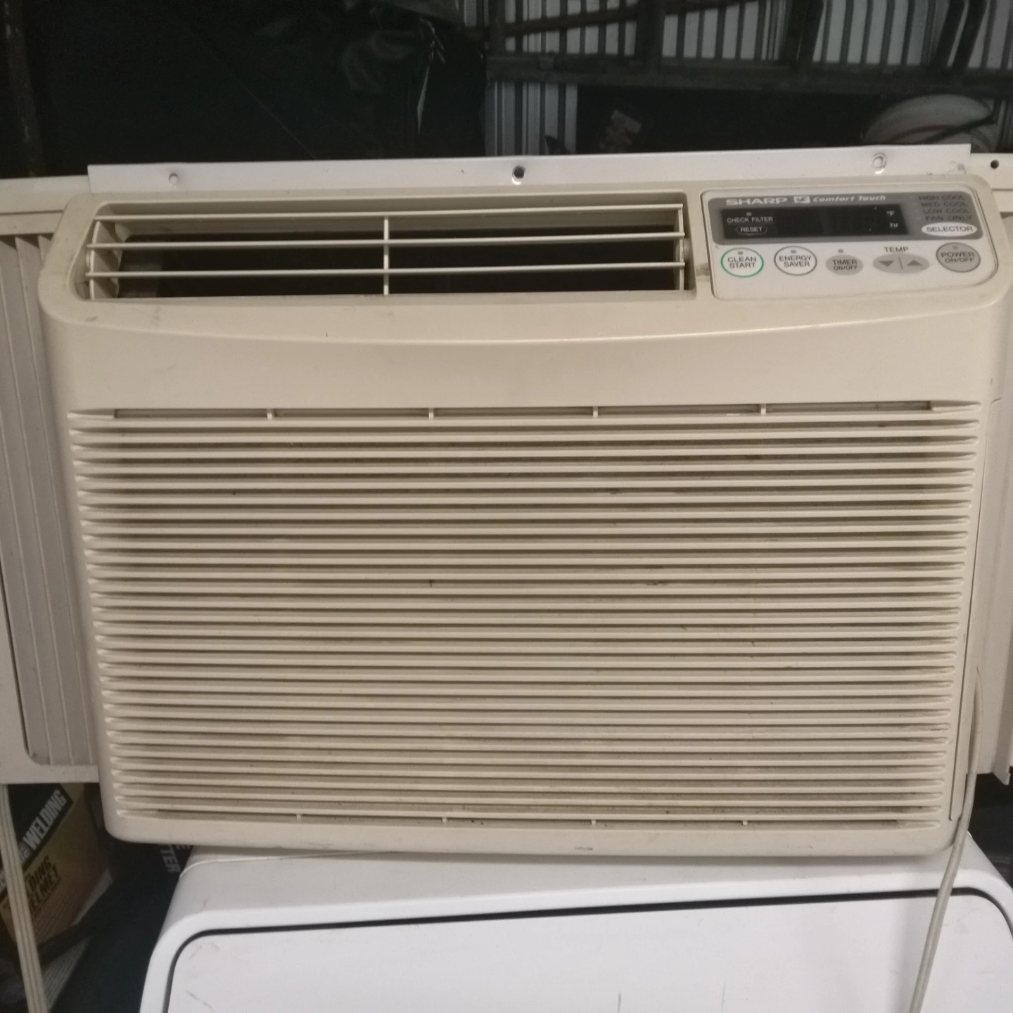 AC GOOD CONDITION