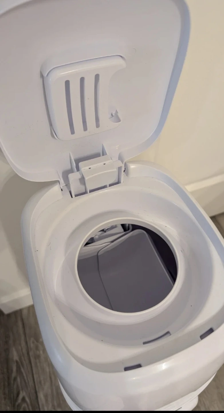 White Diaper Pail - photo 3