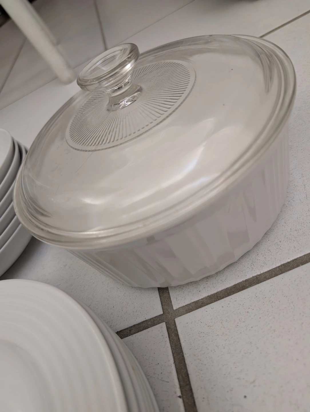 Casserole Dish and Procelain Dinnerware set - photo 2
