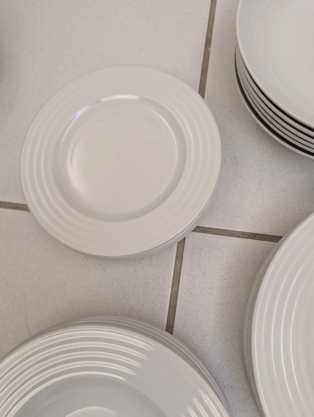 Casserole Dish and Procelain Dinnerware set - photo 4