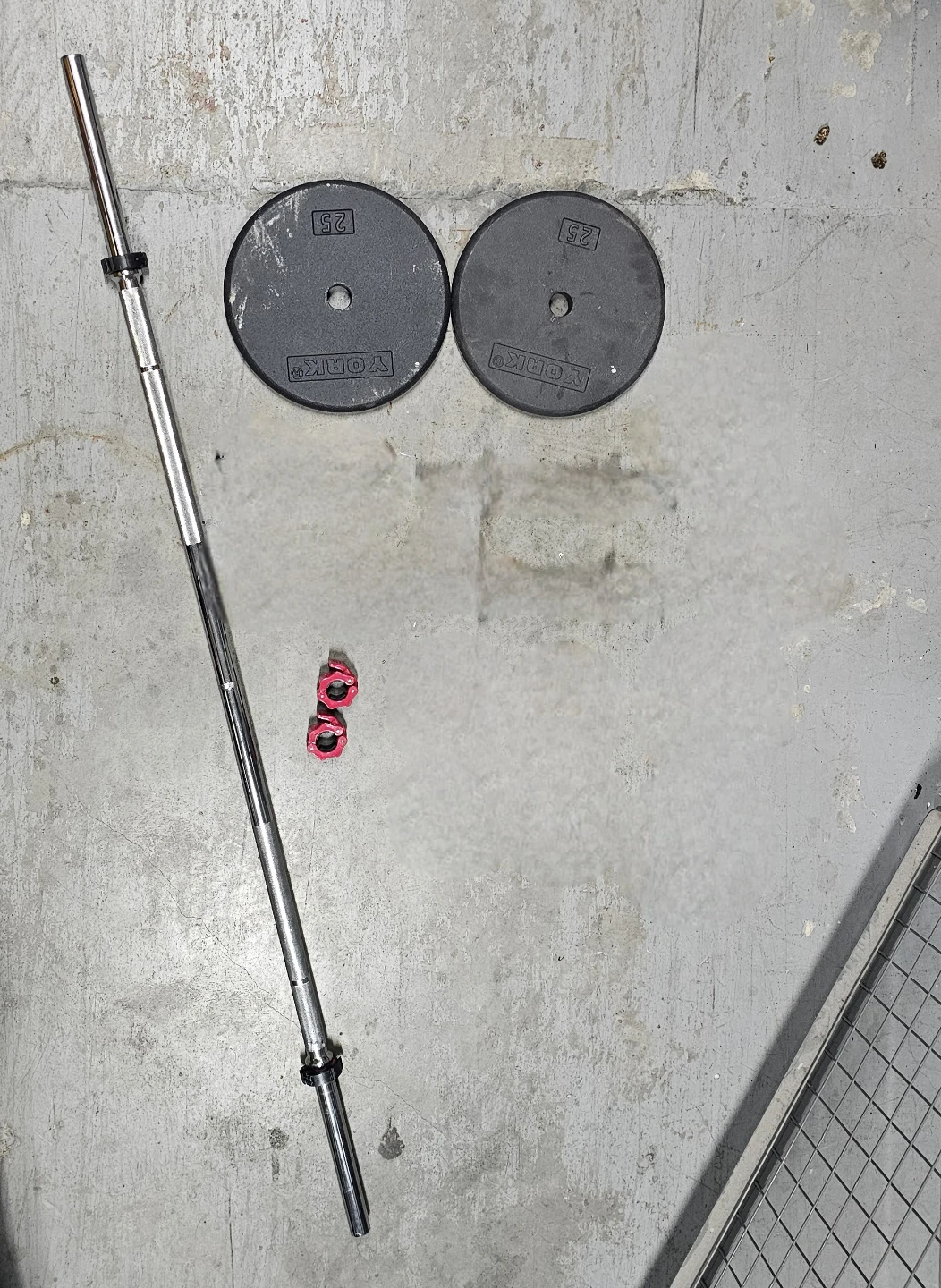 Standard 1-Inch Barbell Set with 50 lb in York Plates