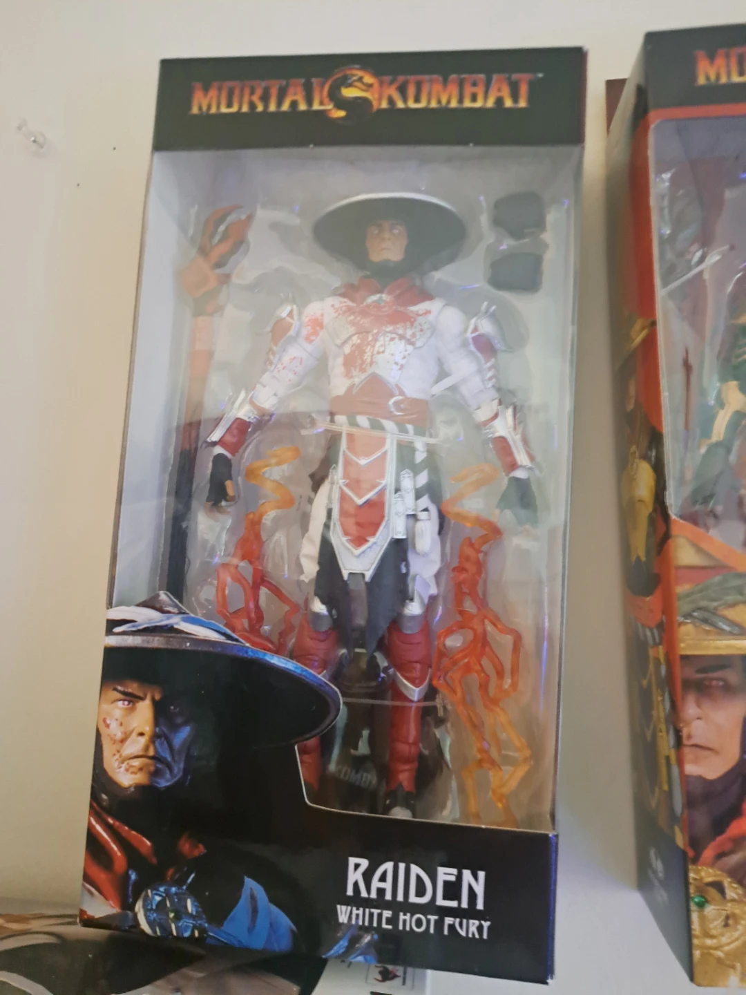 Mortal Kombat Action Figures (Kitana, Raiden) - photo 4