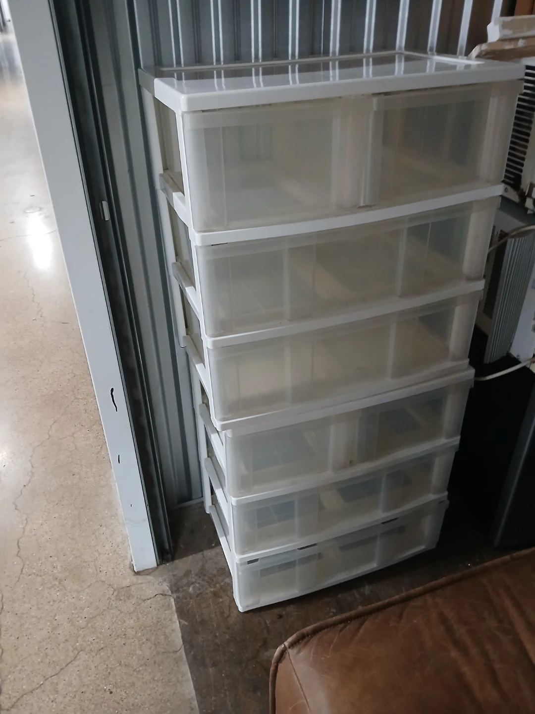2 plastic dresser whit drowes - photo 2