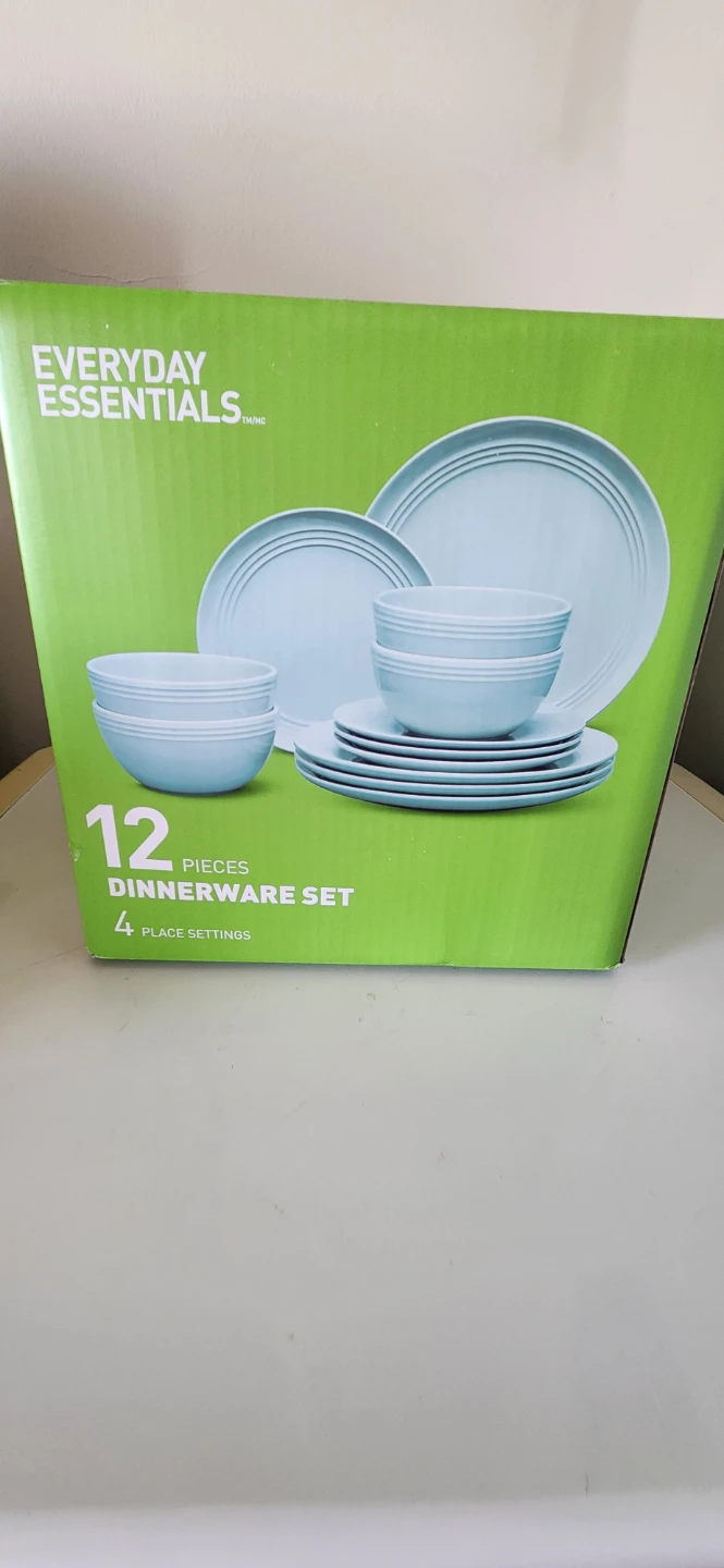 Everyday Essentials 12-Piece Dinnerware Set