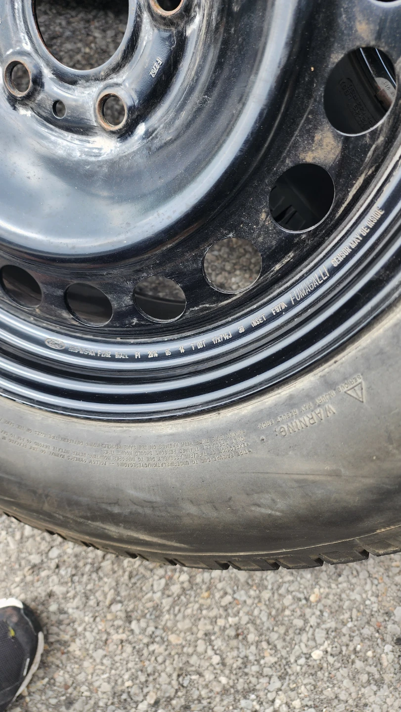 BFGoodrich Winter Tires on Rims - 245/65R17 - photo 4