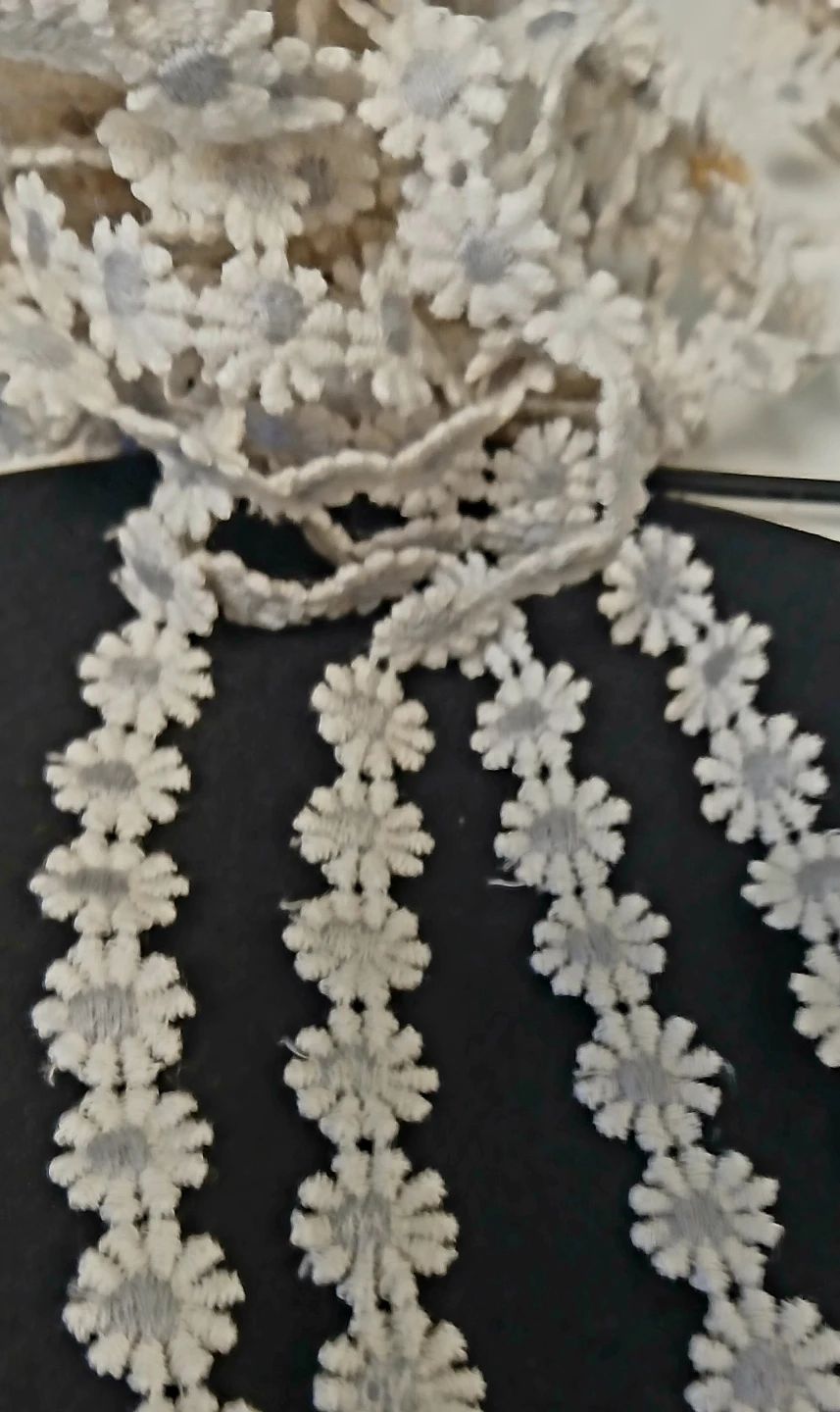 White Daisy Trim Ribbon - 8 feets - photo 5