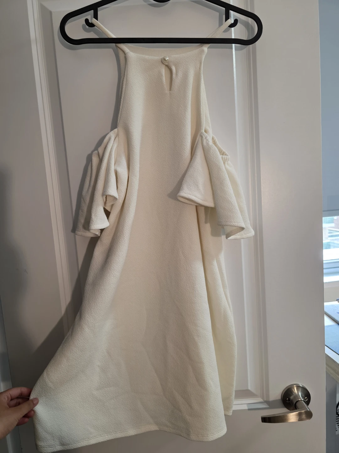 White dress with short flowy sleeves - photo 2