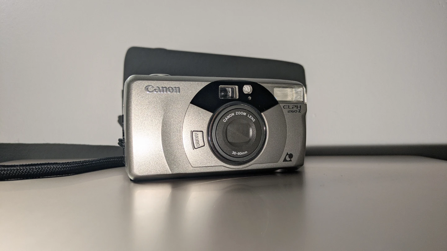 Canon ELPH 260Z Point and Shoot Camera