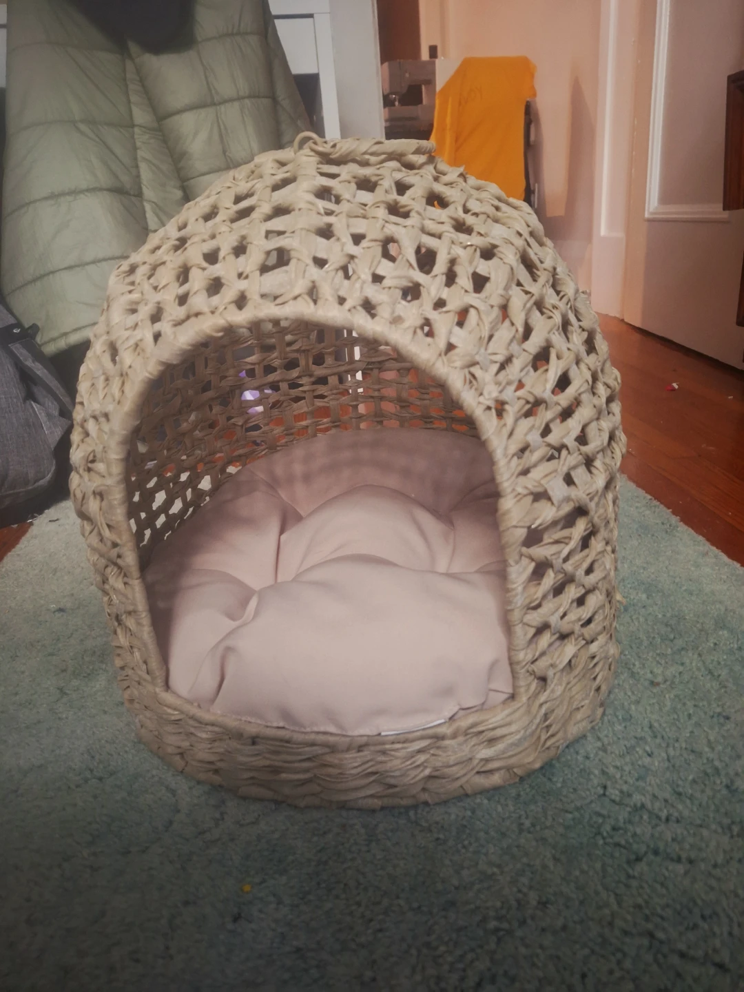 Woven Pet Bed