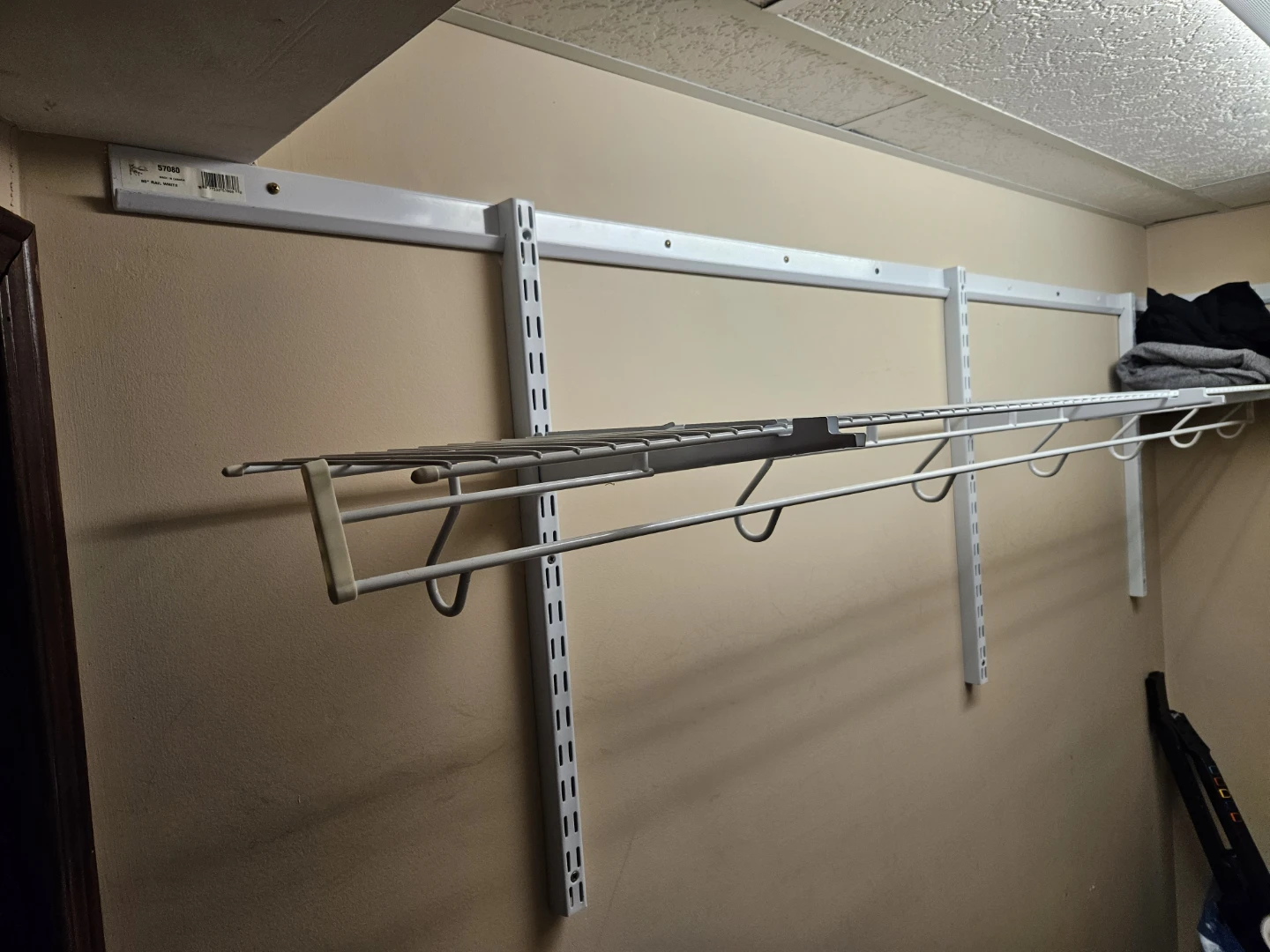 Closetmaid Shelf and Rod System
