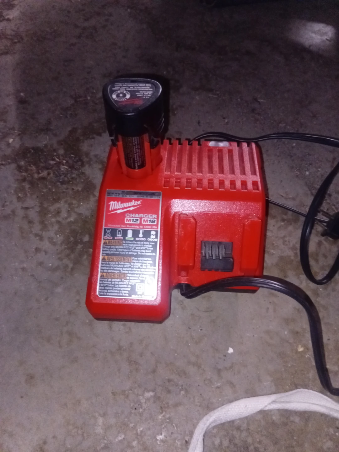 Milwaukee M18 RedLithium XC 3.0 Battery and Charger - photo 2