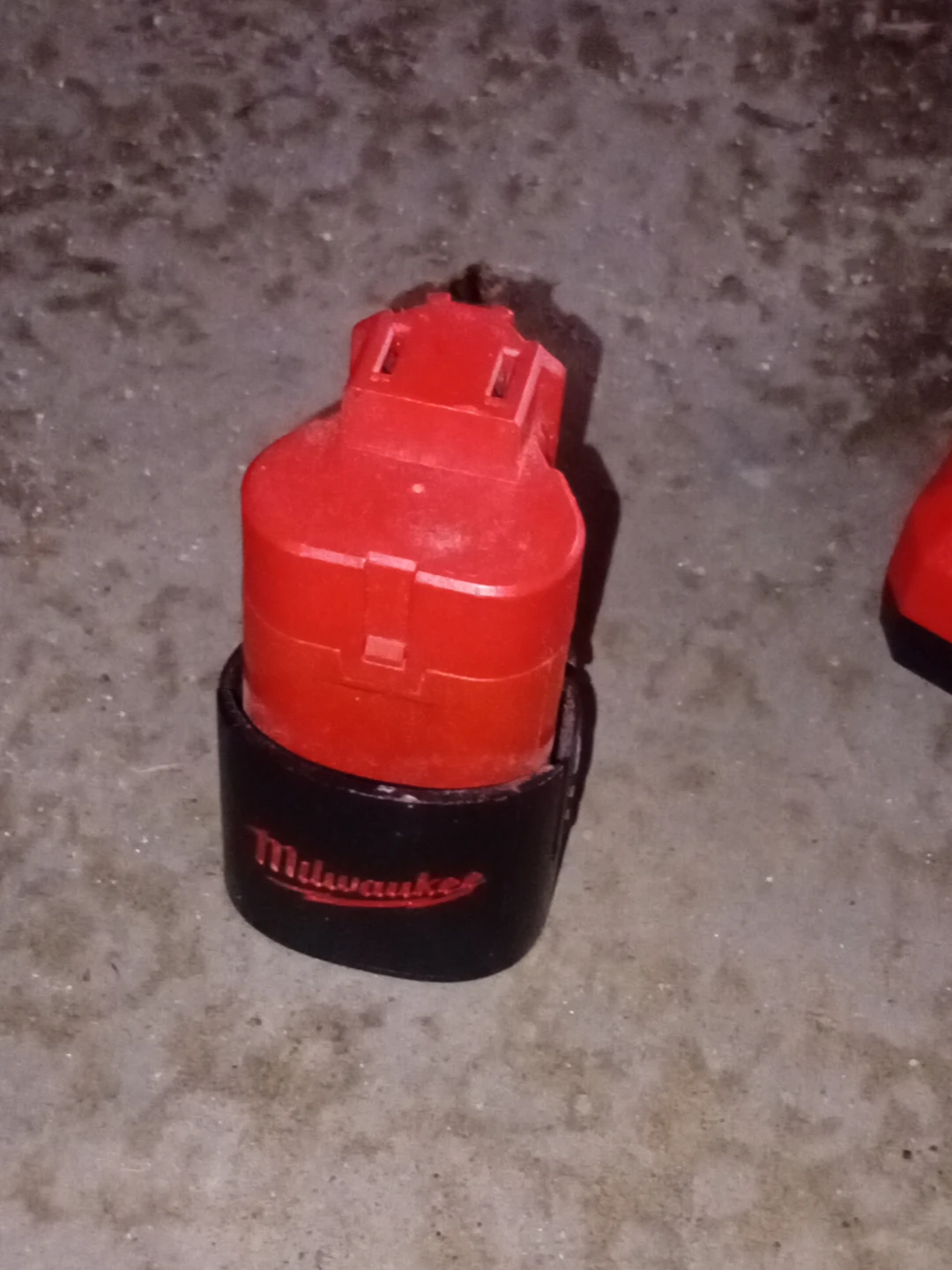 Milwaukee M18 RedLithium XC 3.0 Battery and Charger - photo 3