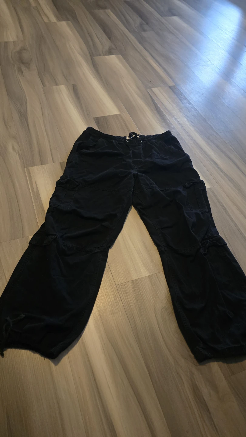 Refuge black cargo pants