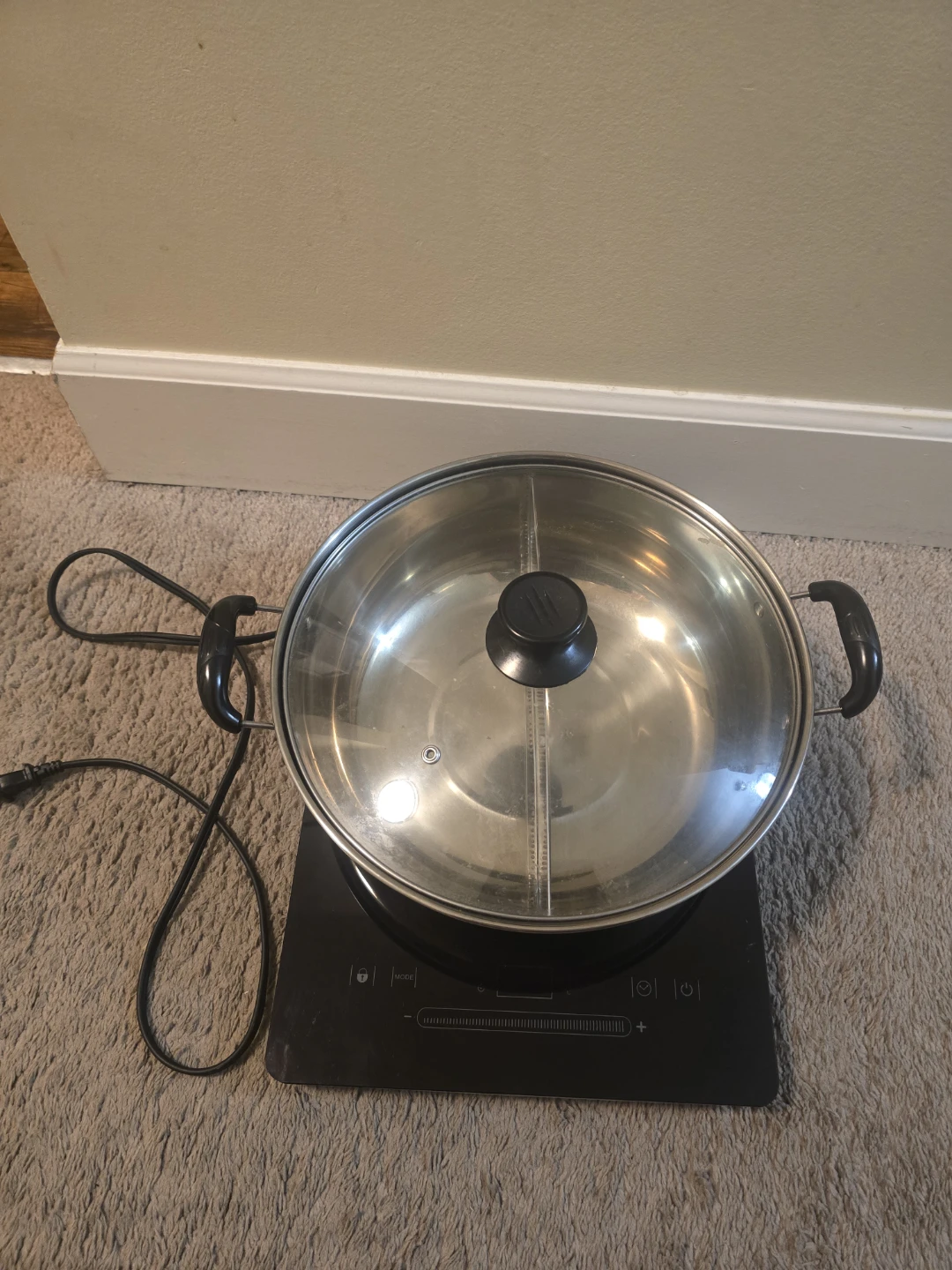 Salton Slim Induction Cooktop with Mandarin Duck Hot Pot  30cm