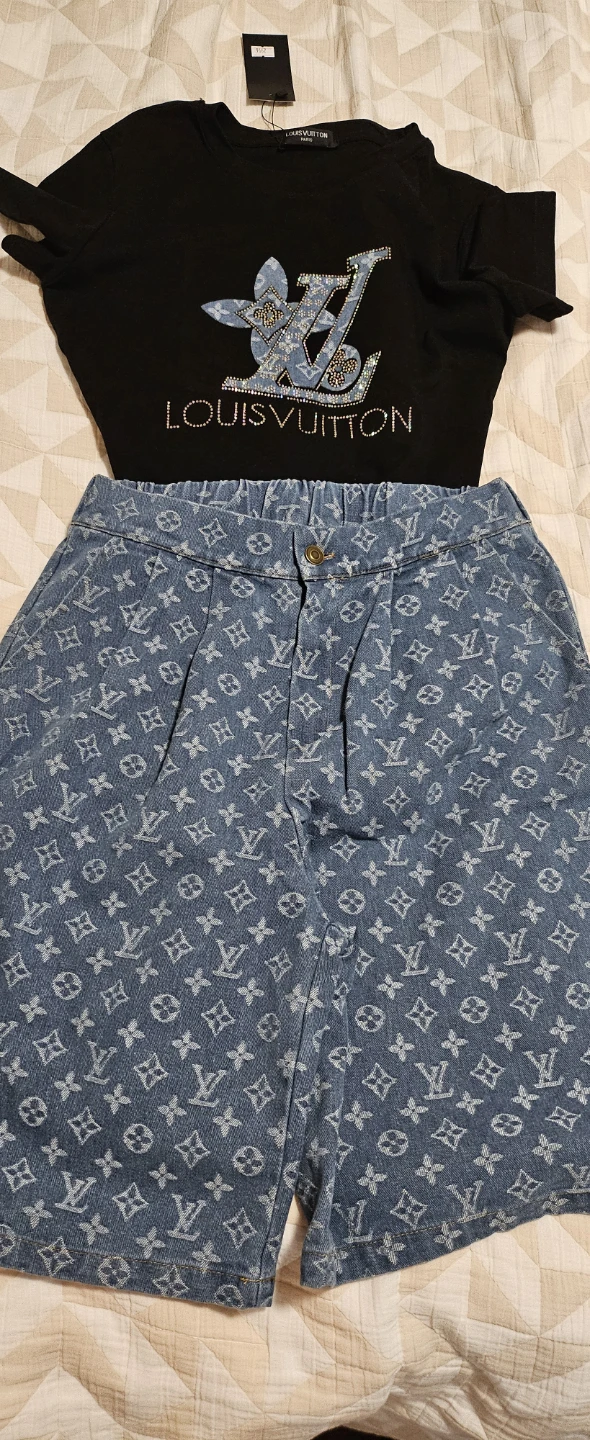 Louis Vuitton T-Shirt and Shorts Set - photo 5