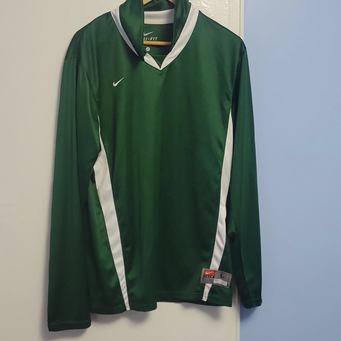 Nike Dri-FIT Long Sleeve Shirt Green Large