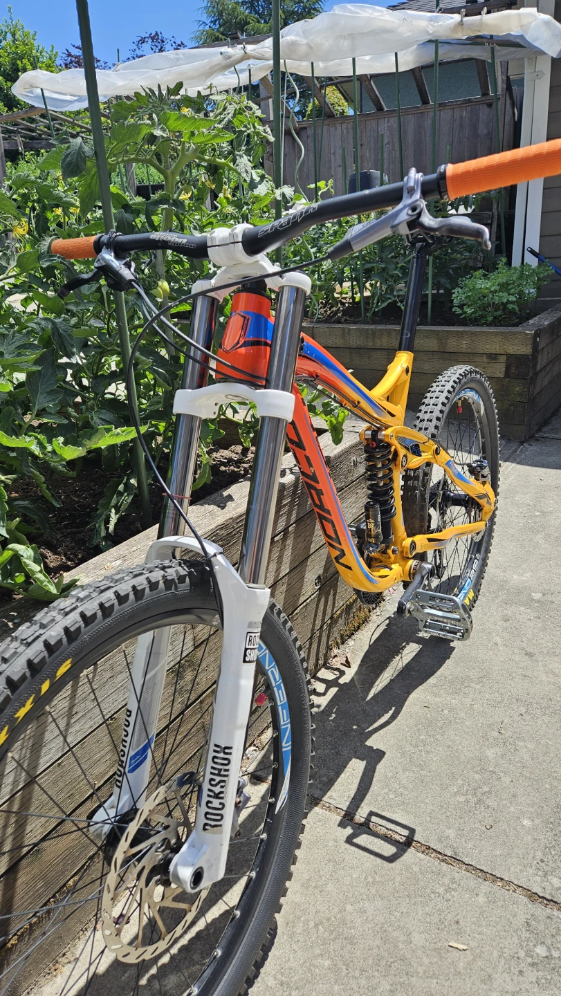 Norco Aurum Downhill Mountain Bike - photo 4