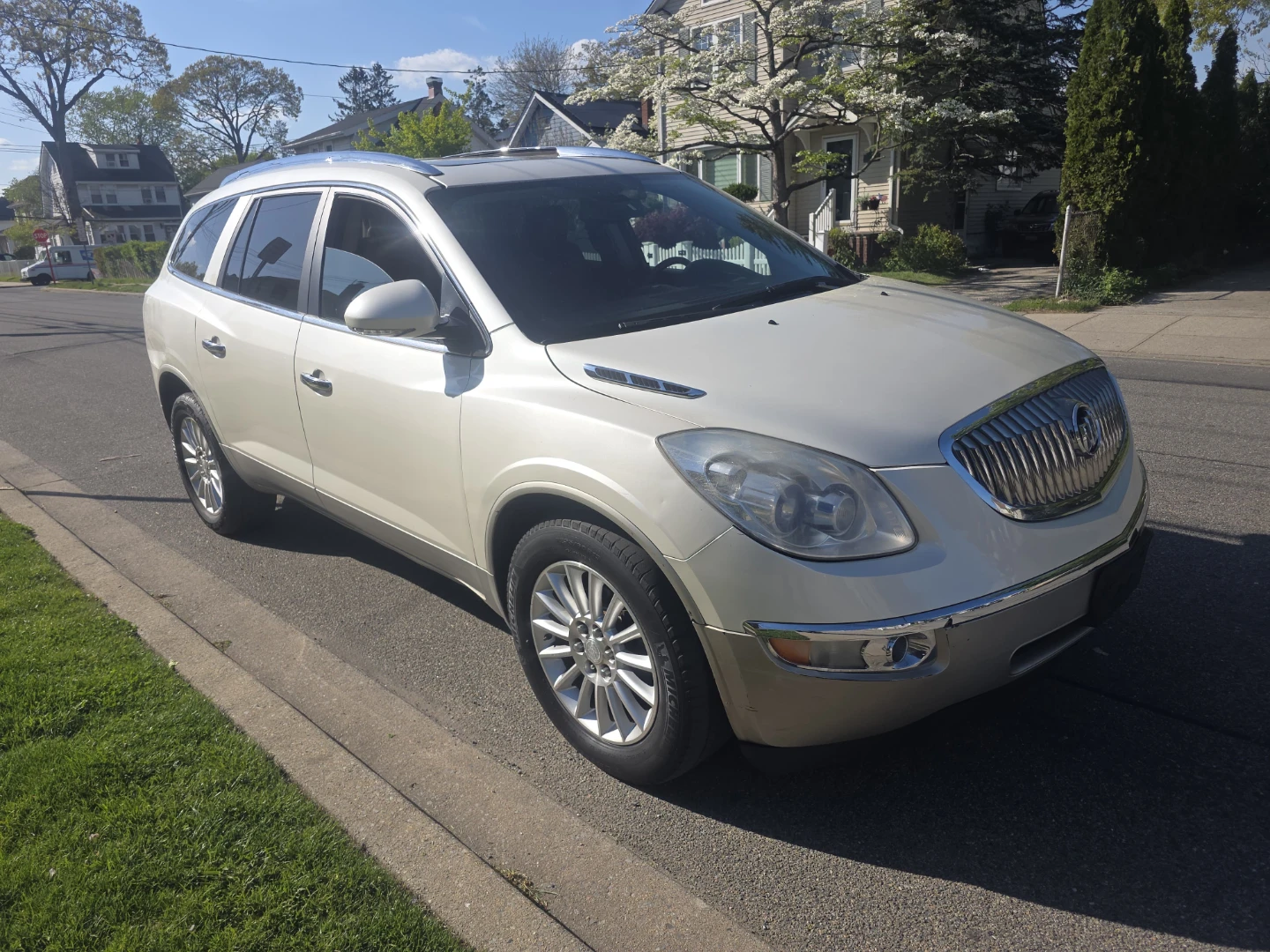 2011  Buick Enclave AWD, 7 Pass, Loaded, 125 K, NEG - photo 2
