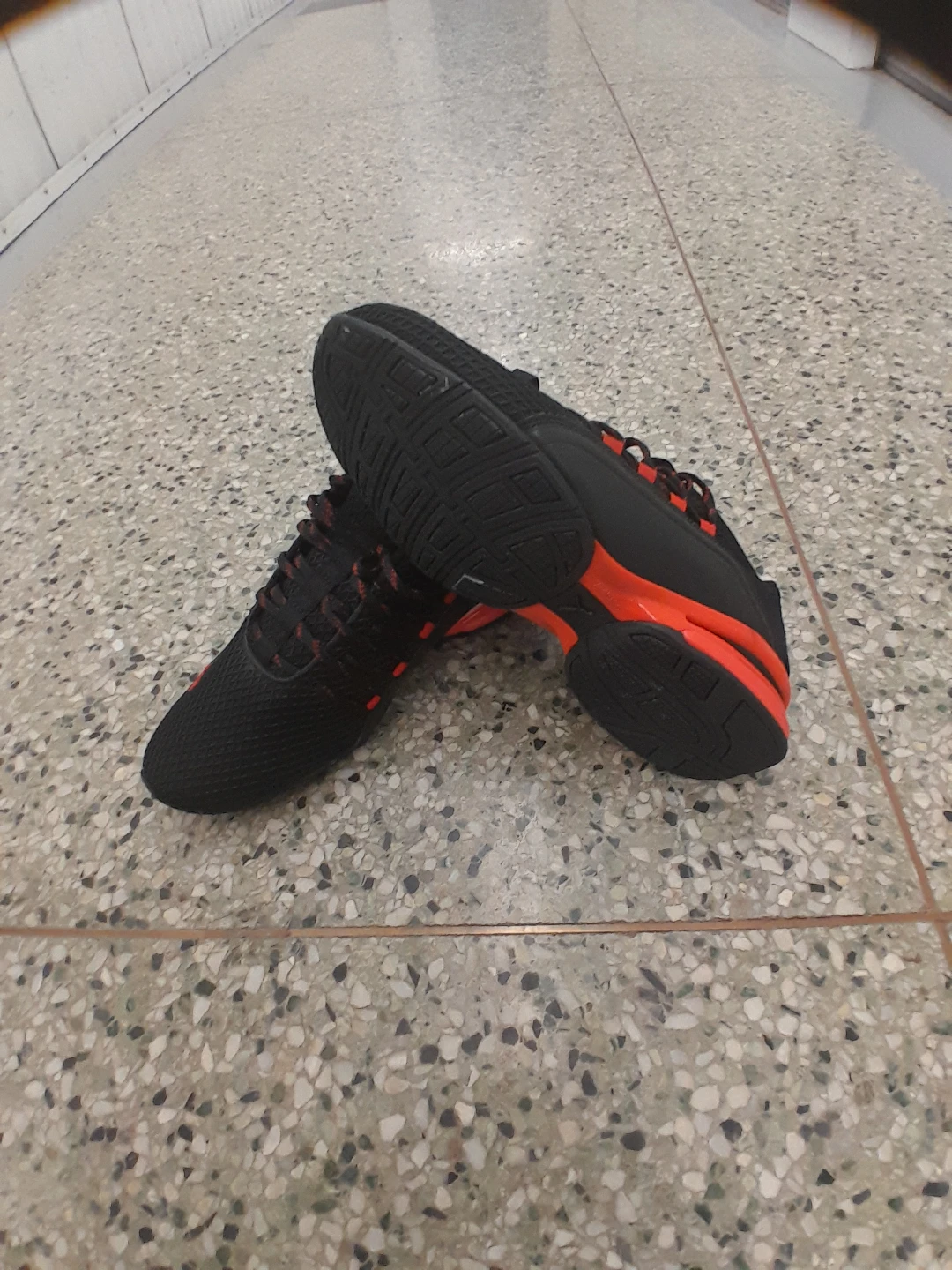 Puma Black & Red Athletic Shoes Men's Size 12 - photo 5