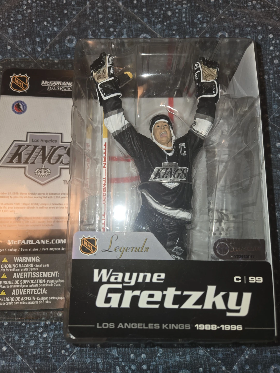 McFarlane Toys Wayne Gretzky Los Angeles Kings Legends Figure