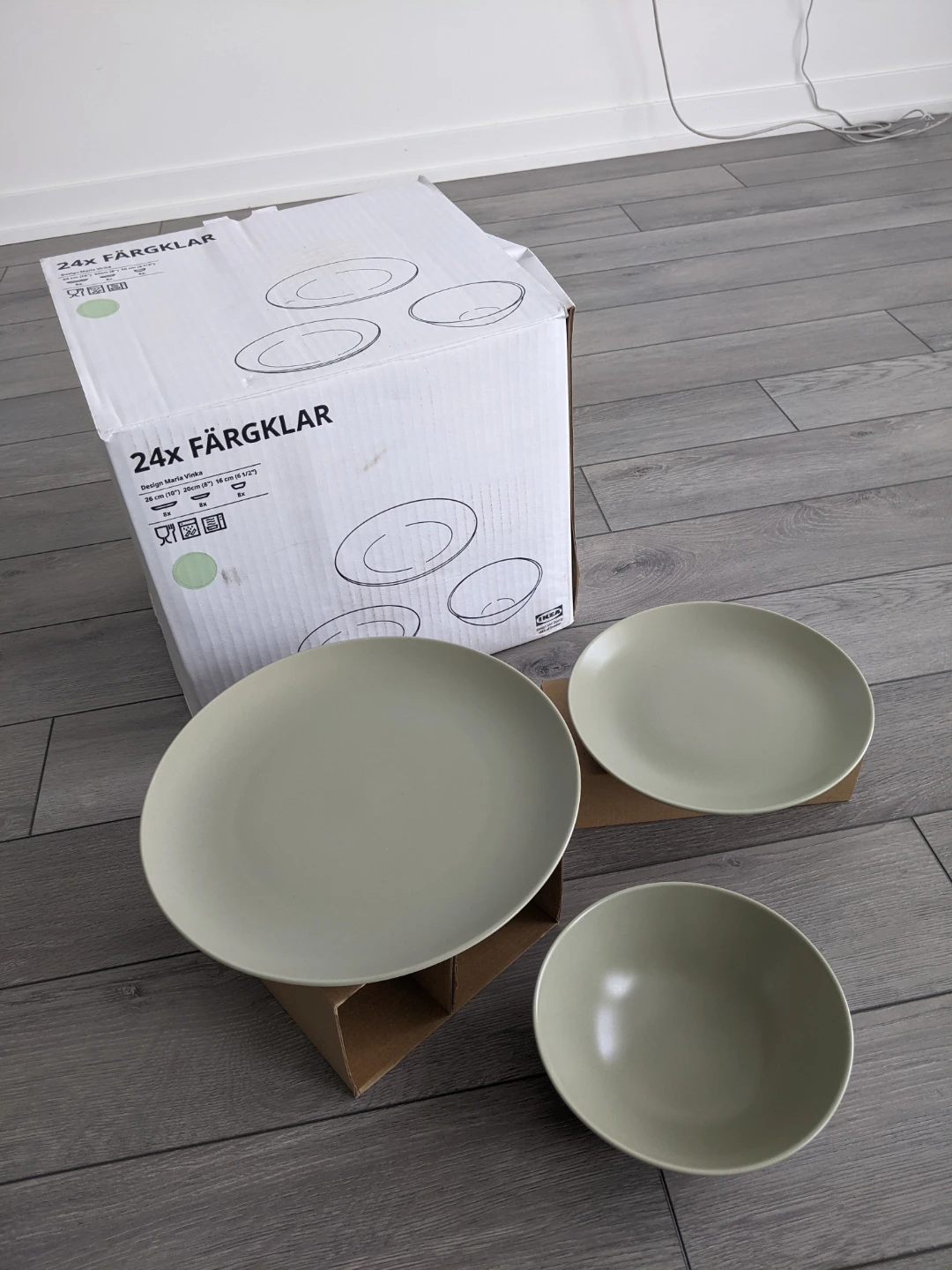 Brand New IKEA FÄRGLAR 22-piece Dinnerware Set - photo 2