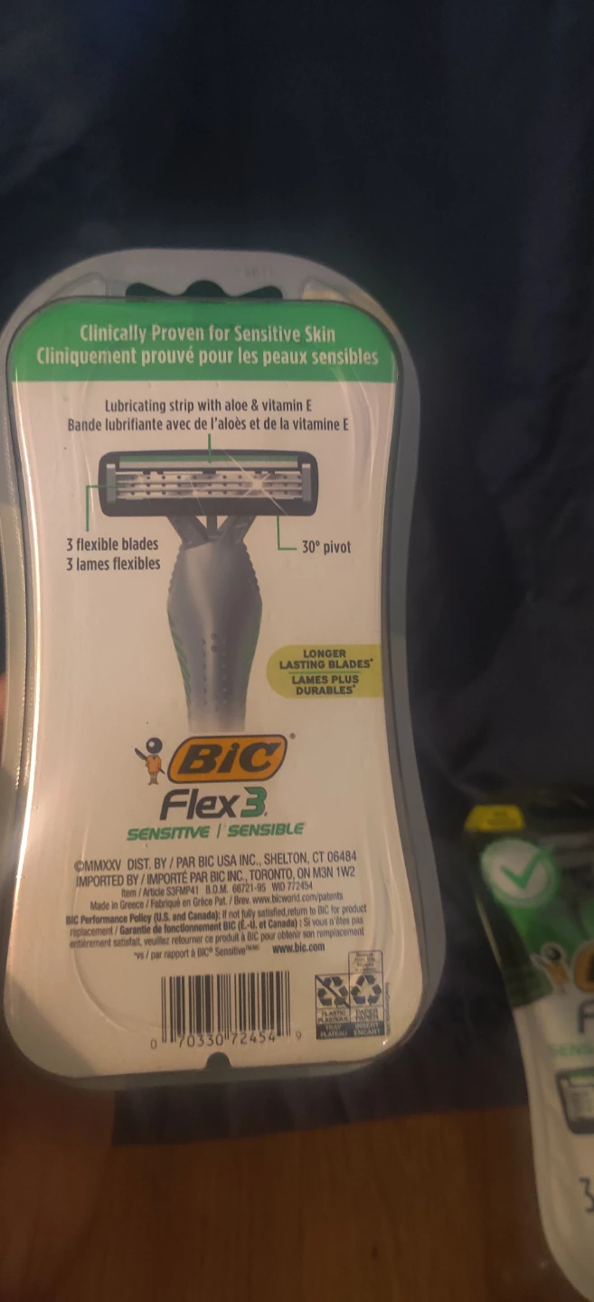 BIC Flex 3 Sensitive Razors - 4 Pack x2 - photo 4
