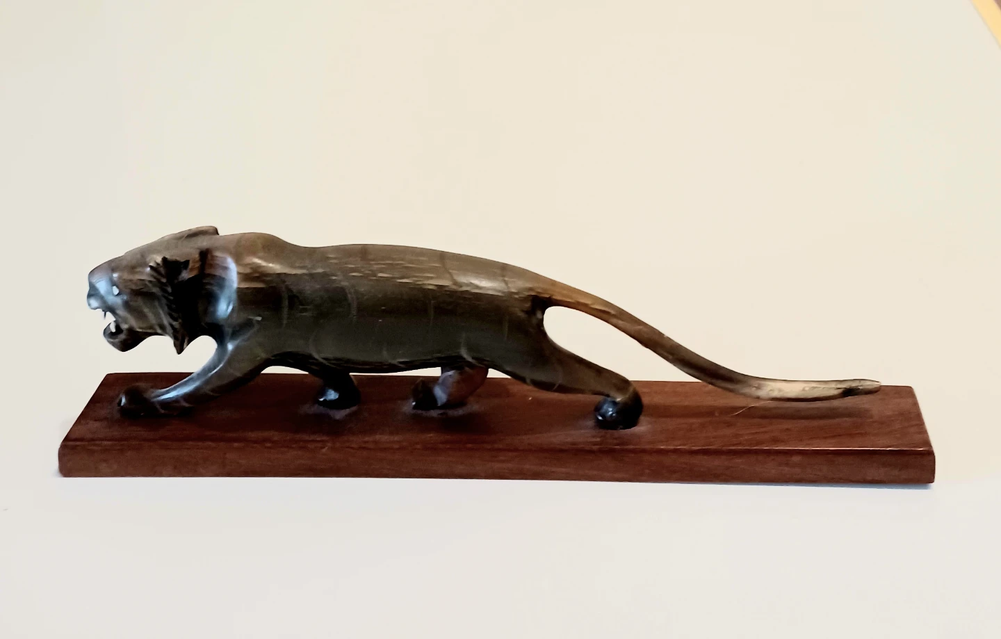 Hand Carved Tiger Figurine - photo 3