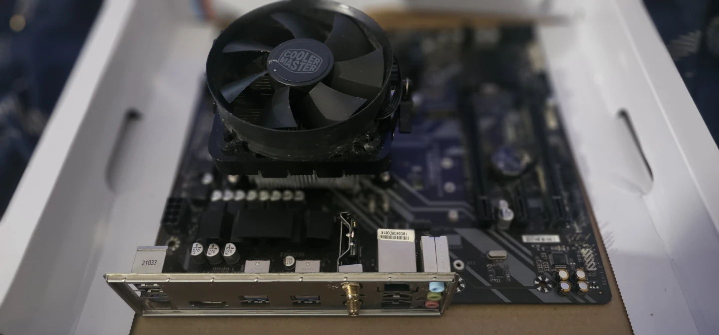 GIGABYTE B450M DS3H WIFI Motherboard