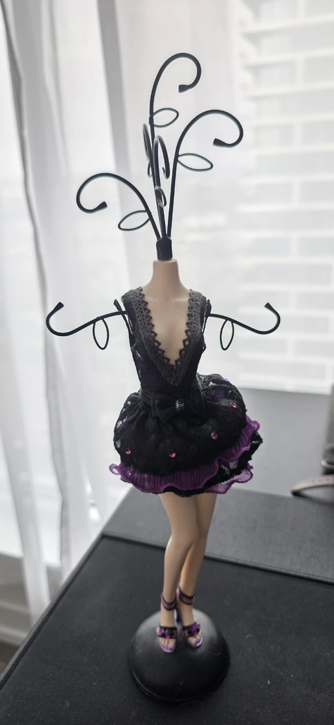Black Dress Mannequin Jewelry Holder ⚽️