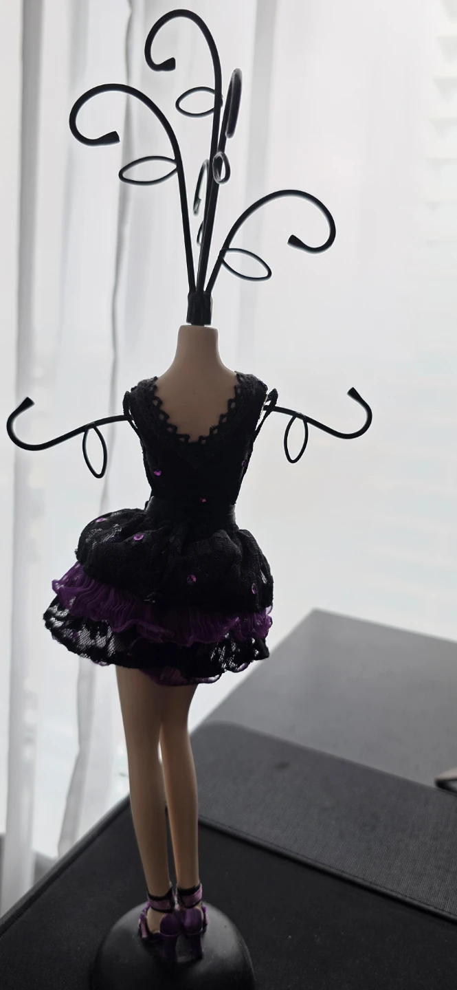 Black Dress Mannequin Jewelry Holder ⚽️ - photo 2