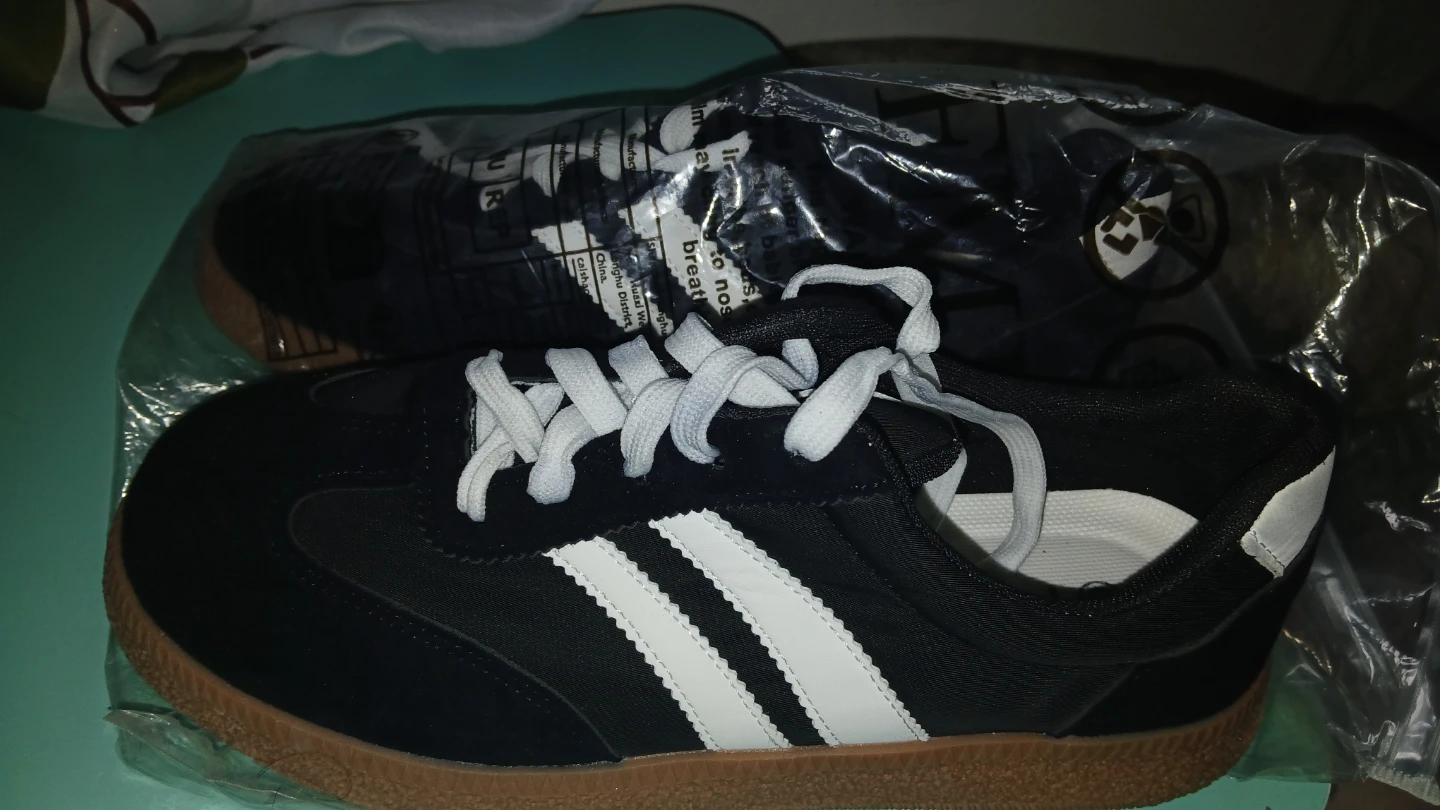 Women's sneakers very comfortable brand new